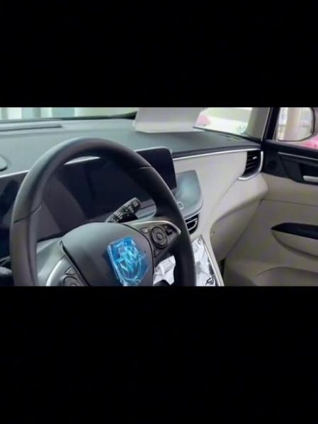 别克OMPV抬头显示系统是否方便驾驶?