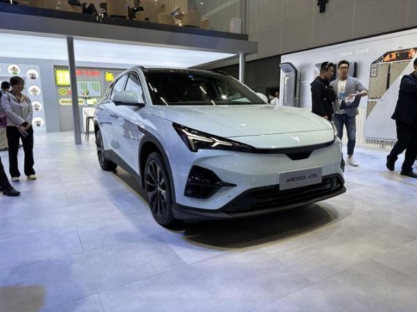 极狐阿尔法T5外观设计有何新意,引领潮流吗?