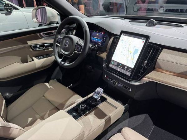 沃尔沃XC90新能源内饰,是否重新定义豪华与环保?