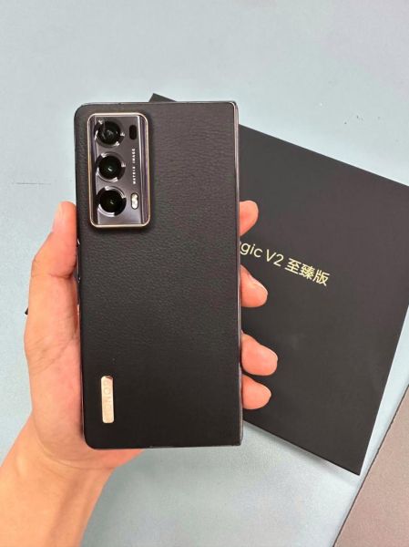 荣耀MAGIC V2至臻版 荣耀Magic至臻版