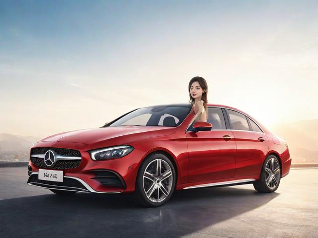 奔驰女士车型图片红色，奔驰 女士